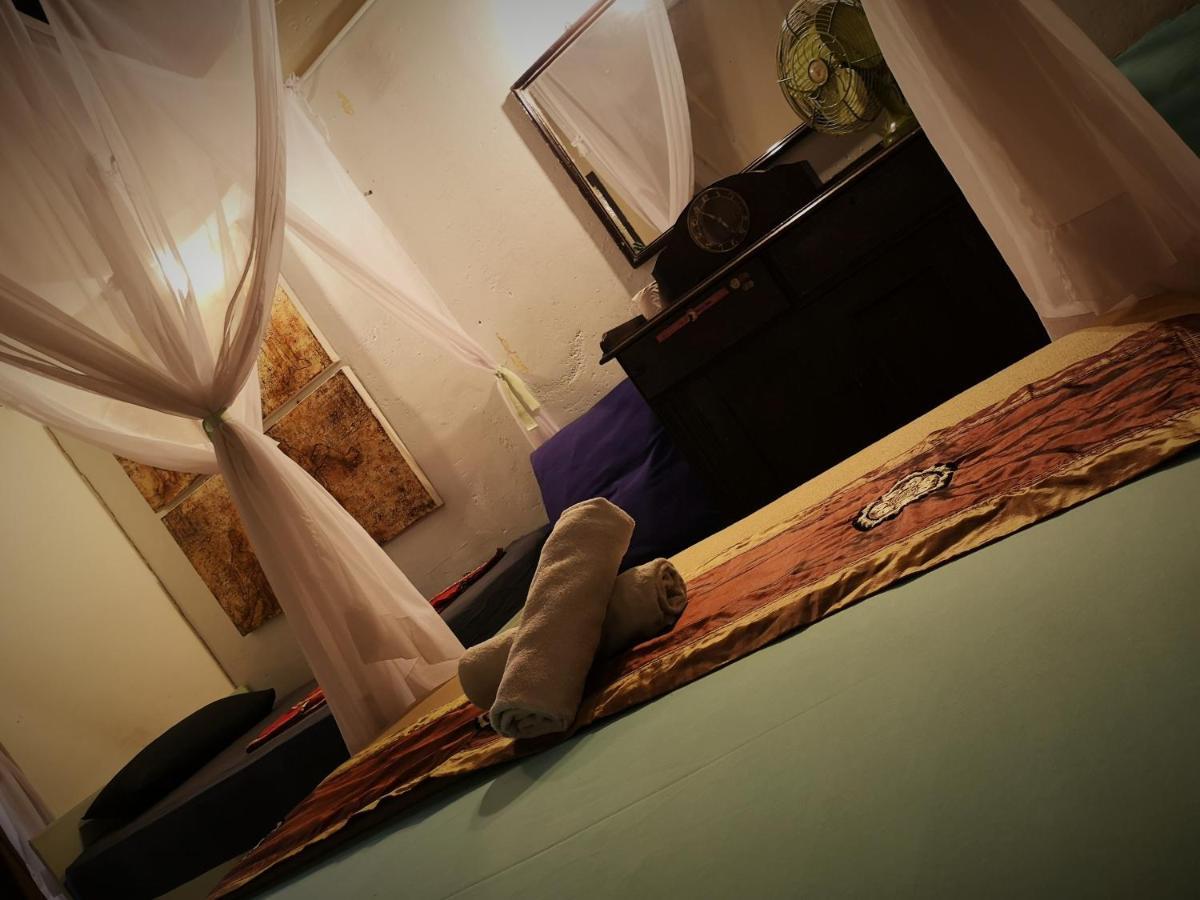 Moontree47 Motel Джордж Таун Екстериор снимка
